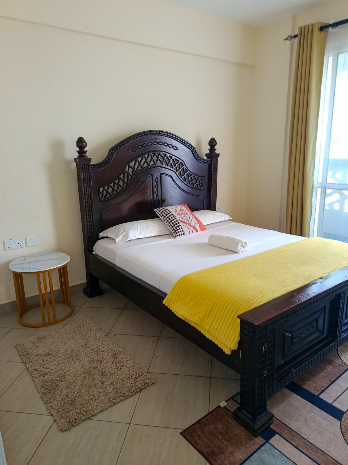 ONE BEDROOM APARTMENT